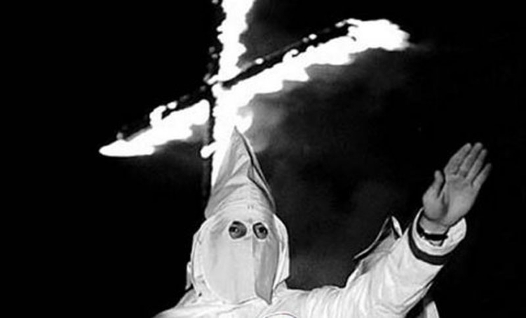 KJU KLUKS KLAN I HITLEROVSKI POZDRAV 